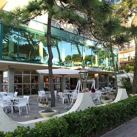 Costa 3*